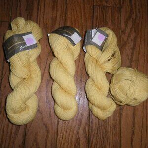 3 Hanks Cascade Yarns 100% Peruvian Highland Wool Color 4147 Pale Yellow